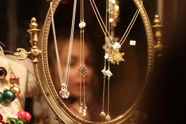 Czy biżuteria dla dzieci to dobry pomysł na prezent?